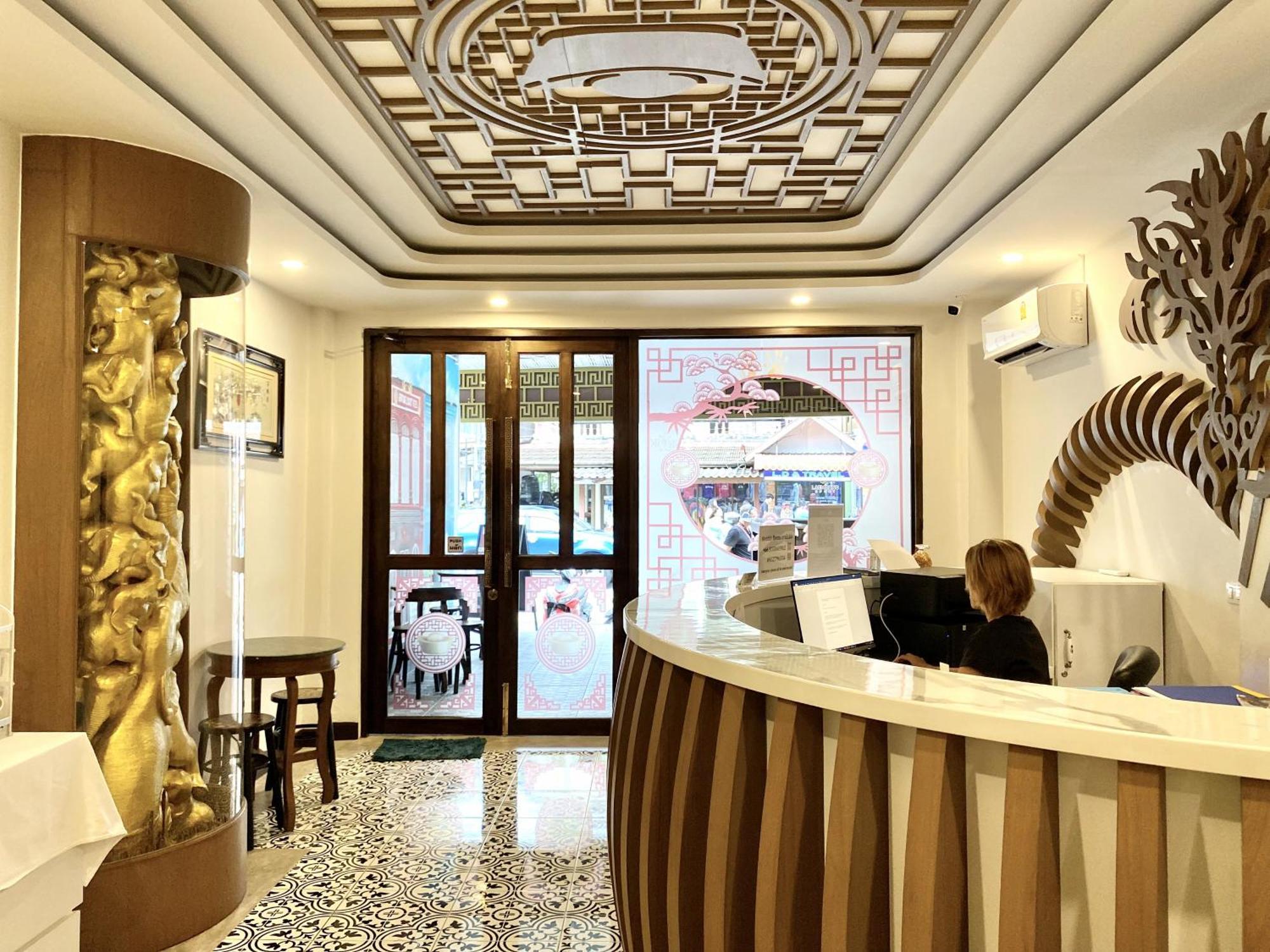 Sunray Beach Hotel Patong Luaran gambar