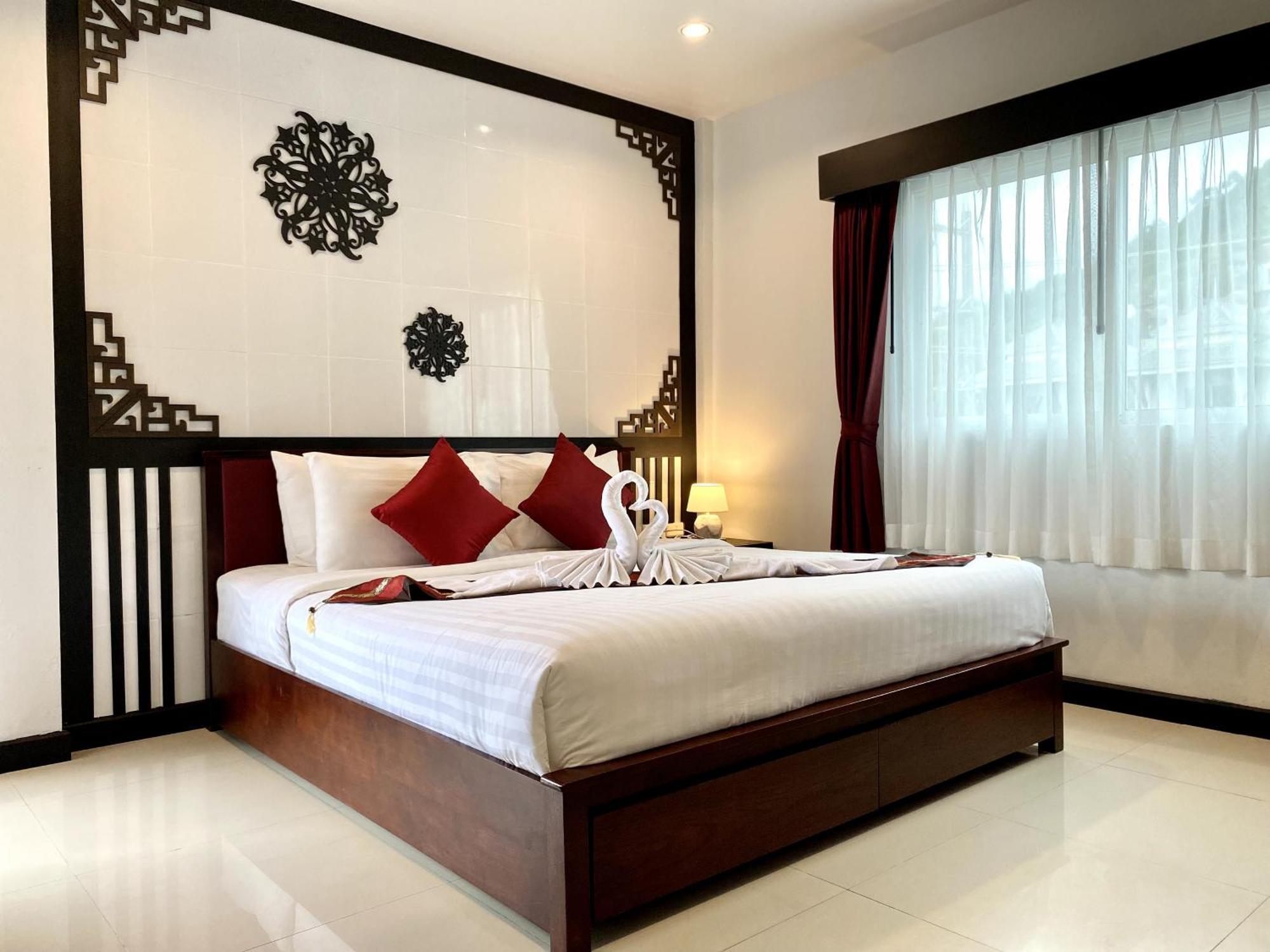 Sunray Beach Hotel Patong Luaran gambar