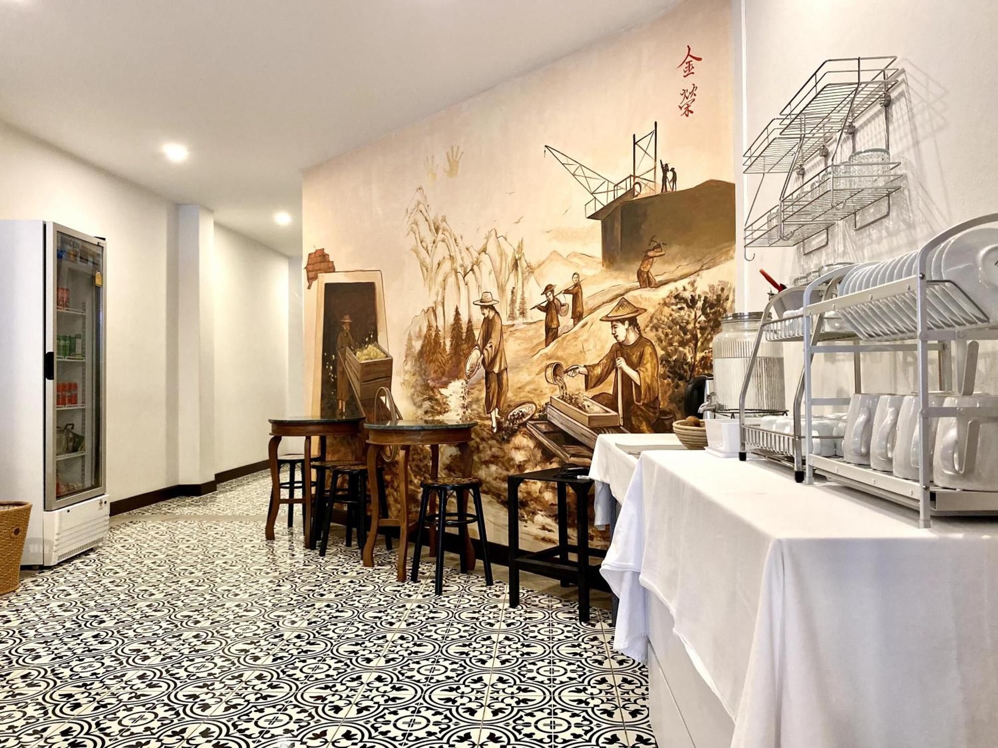 Sunray Beach Hotel Patong Luaran gambar