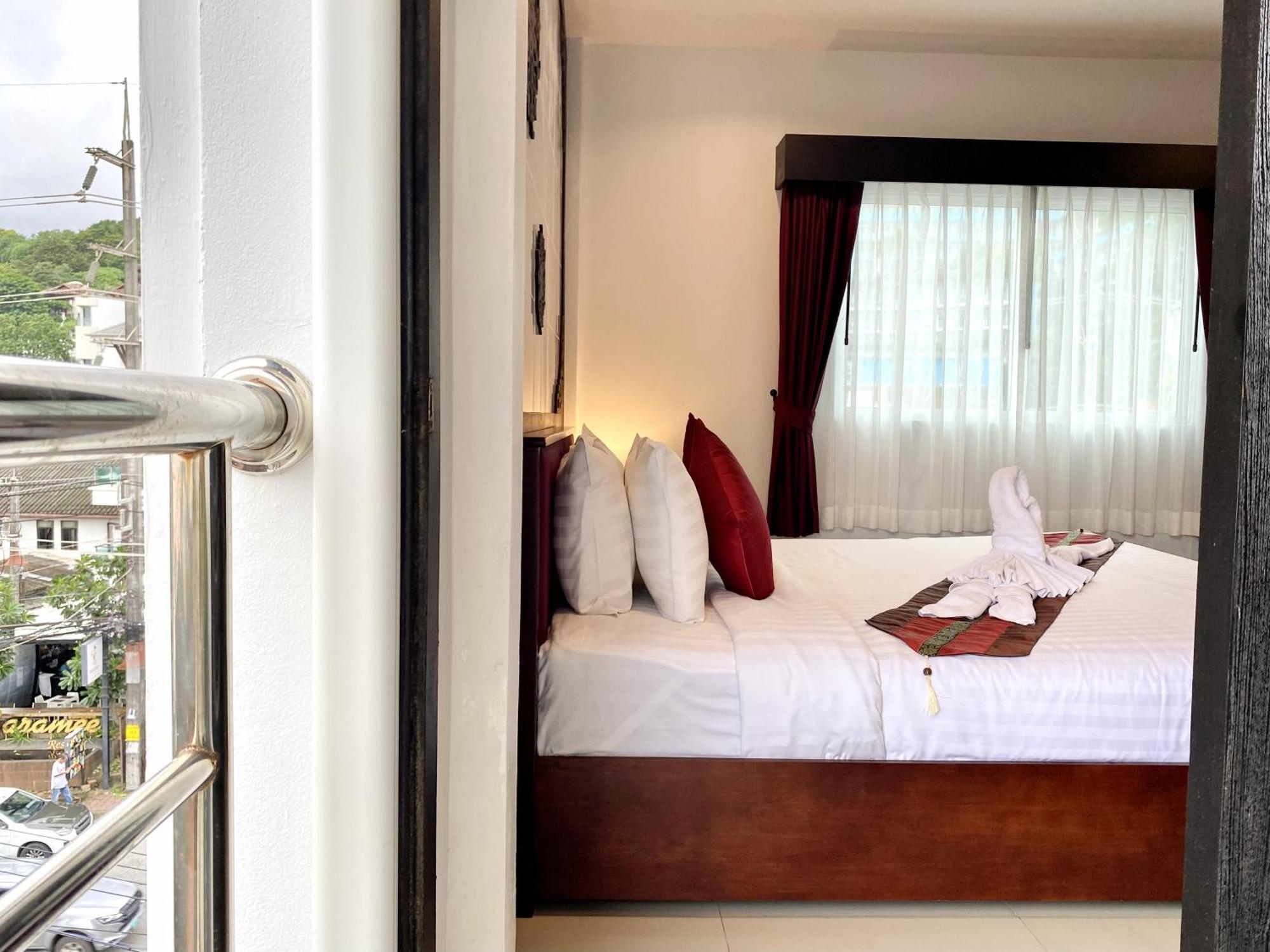 Sunray Beach Hotel Patong Luaran gambar