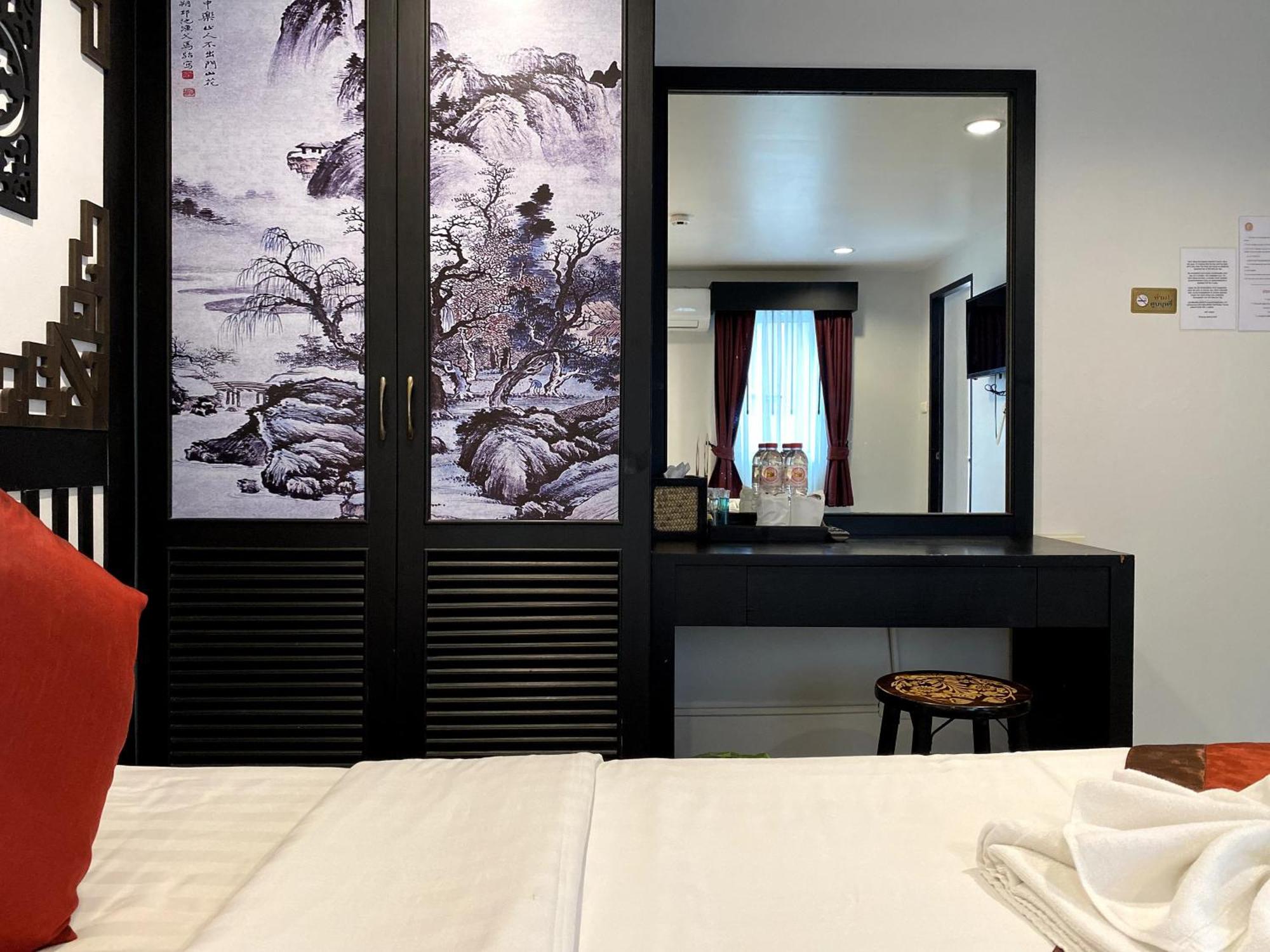 Sunray Beach Hotel Patong Luaran gambar