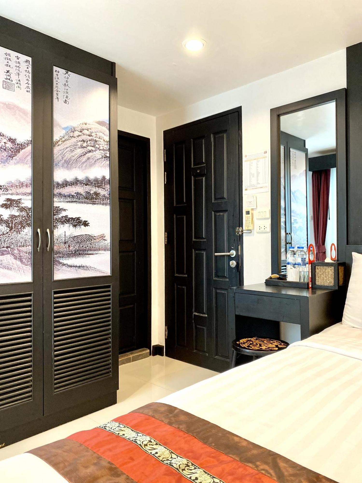 Sunray Beach Hotel Patong Luaran gambar
