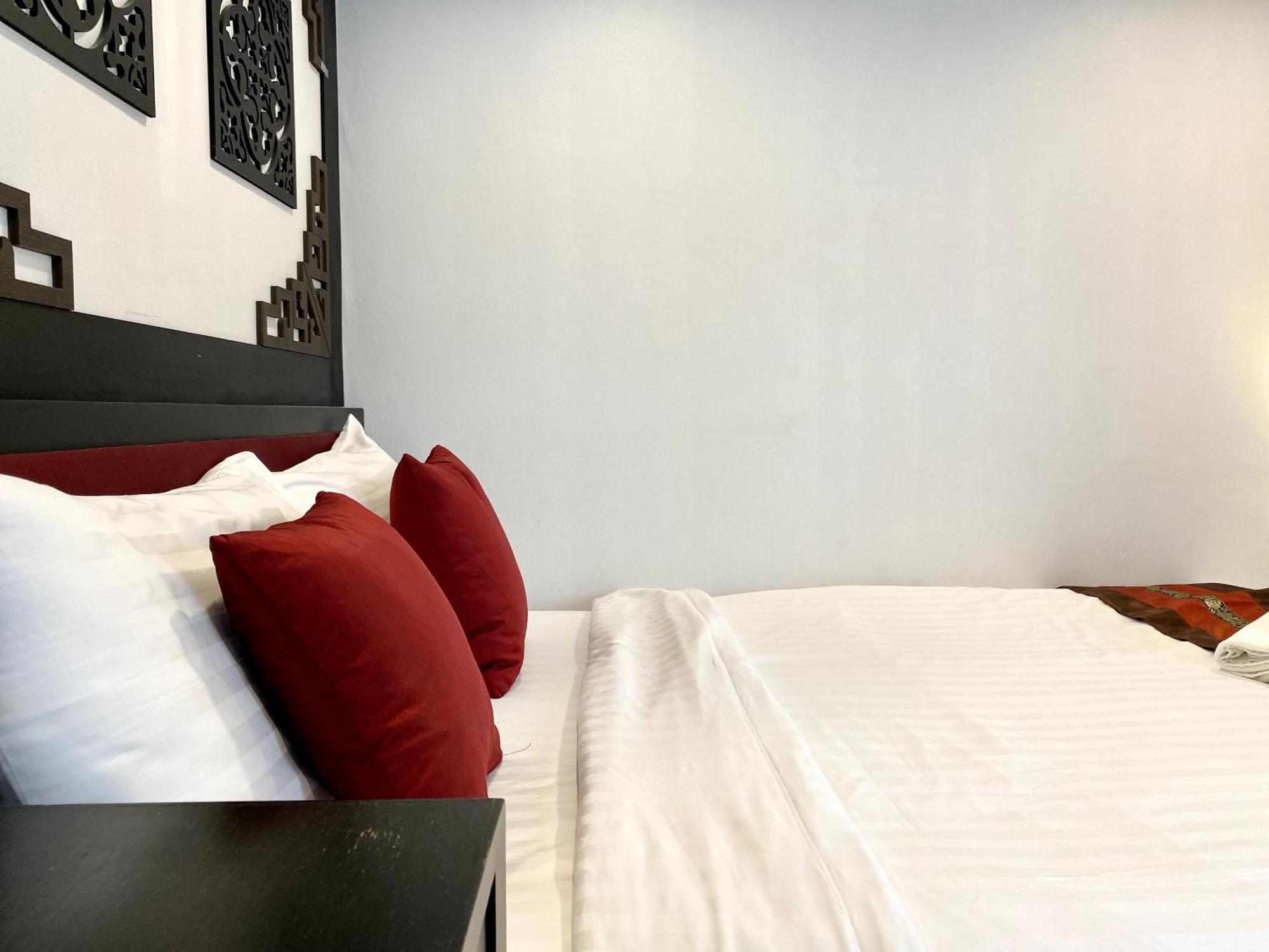 Sunray Beach Hotel Patong Luaran gambar