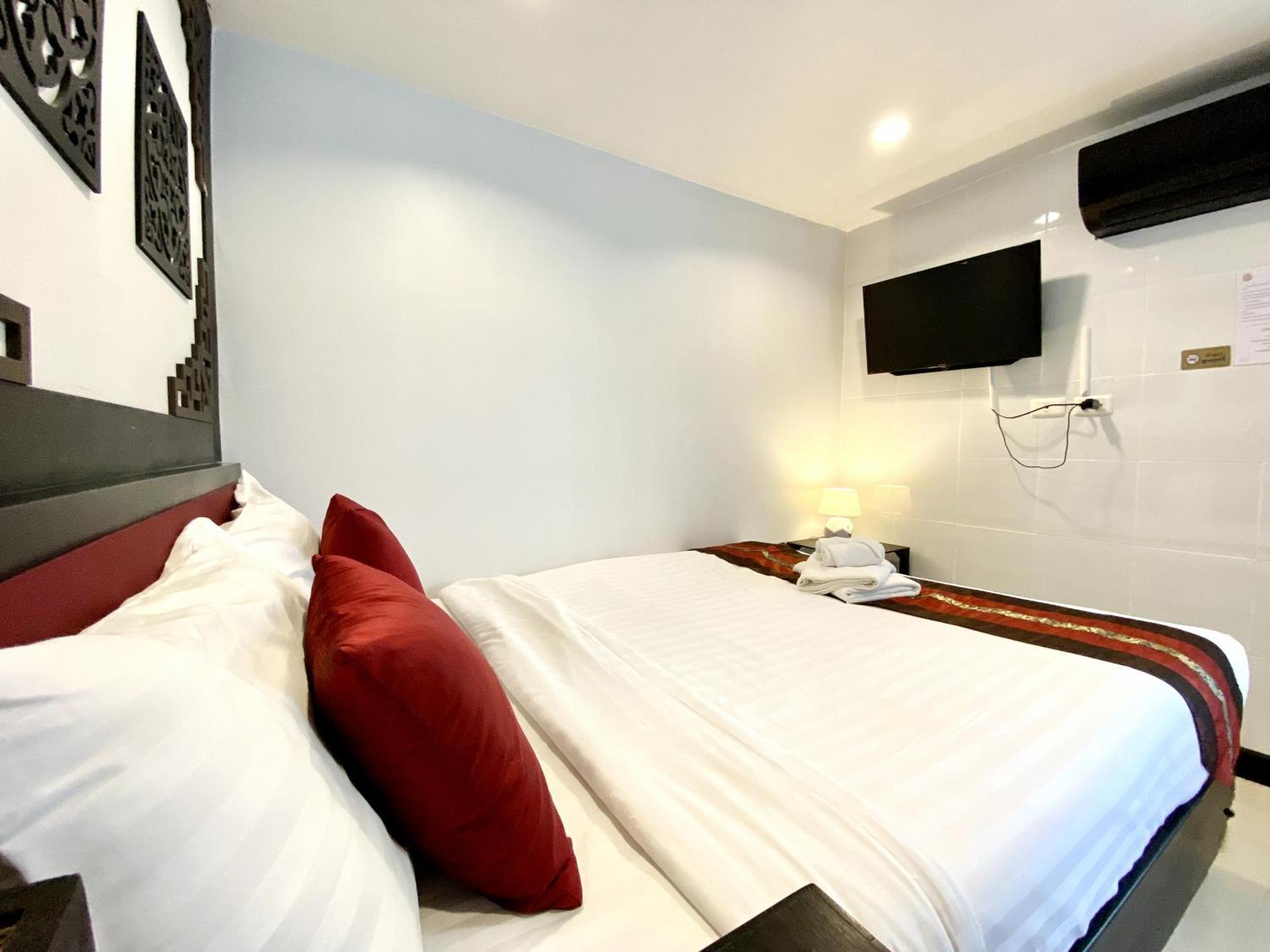 Sunray Beach Hotel Patong Luaran gambar