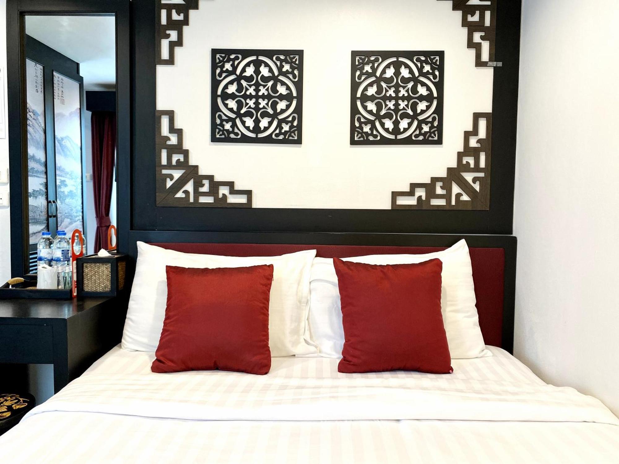 Sunray Beach Hotel Patong Luaran gambar